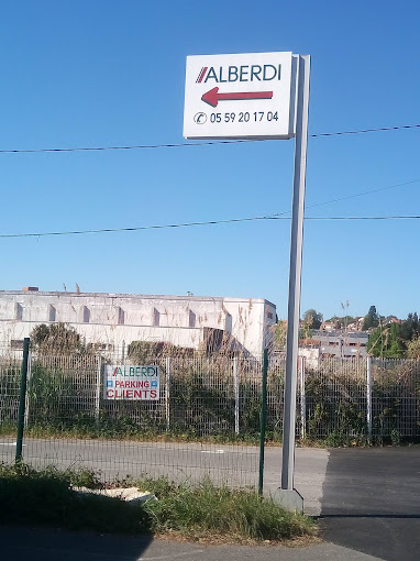 Aperçu des activités de la casse automobile SAE ALBERDI située à HENDAYE (64700)